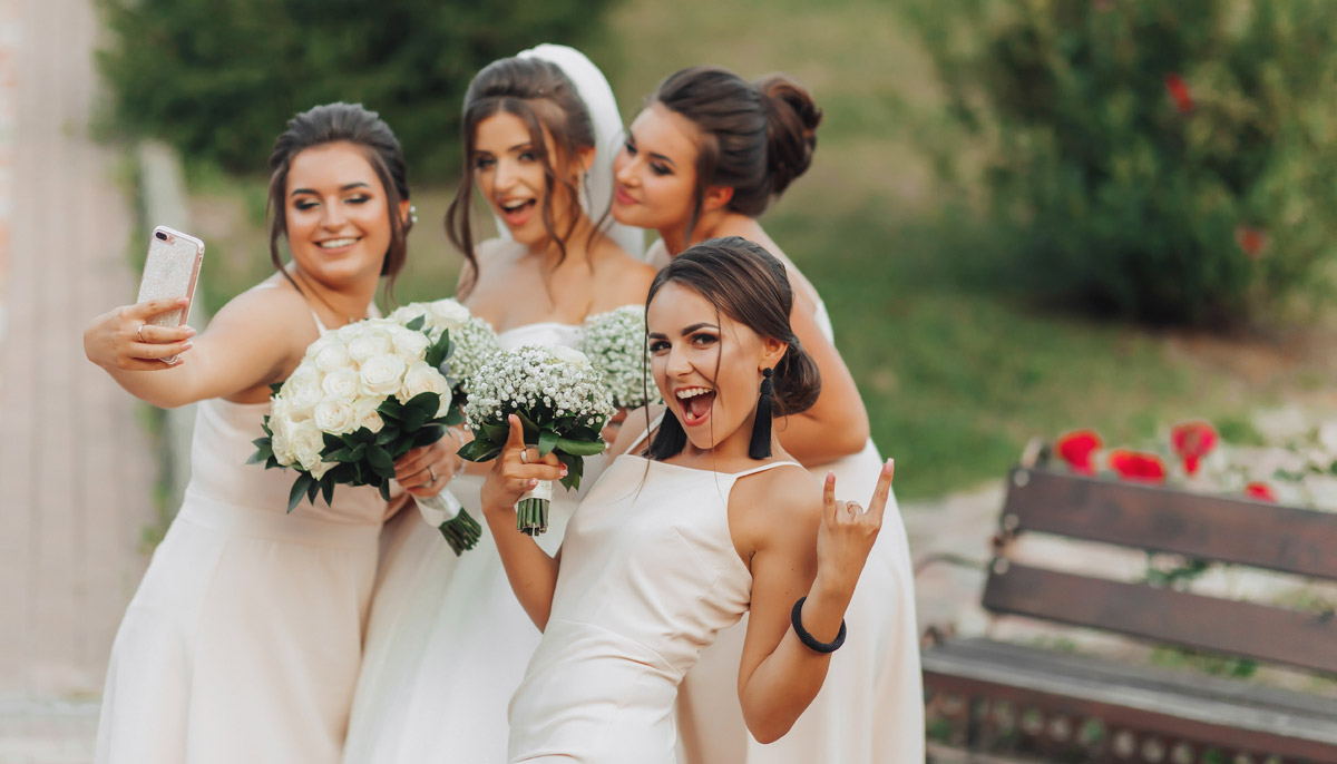 How to Social Your Wedding